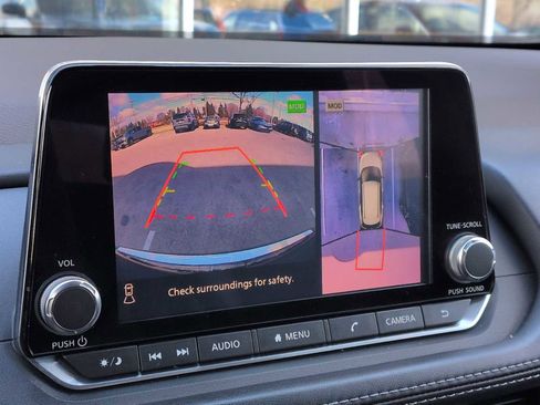 Used 2021 Nissan Rogue SV w/ Premium Package image 25