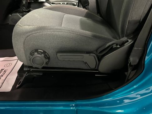 Used 2024 Jeep Wrangler Unlimited AWD/4WD image 13