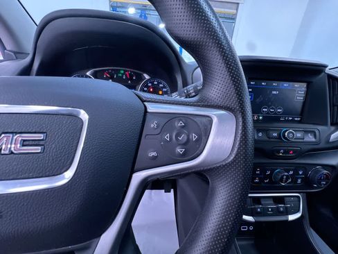 Used 2024 GMC Terrain SLE w/ Driver Convenience Package FWD image 21
