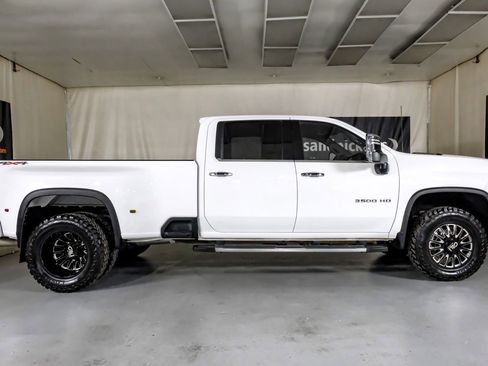 Used 2022 Chevrolet Silverado 3500 LTZ w/ LTZ Convenience Package image 6