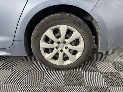 Used 2022 Toyota Corolla LE FWD image 13