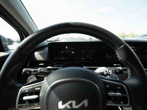 Used 2025 Kia Carnival SX Prestige FWD image 15