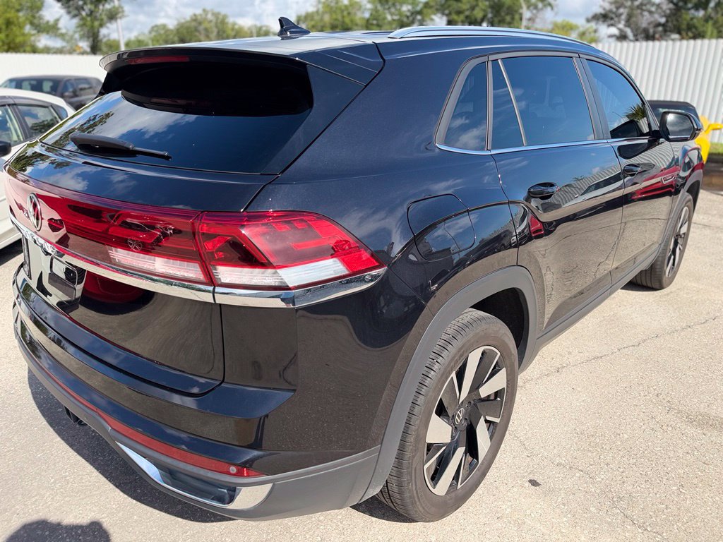 Used 2024 Volkswagen Atlas Cross Sport SE FWD image 5