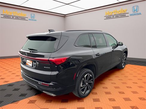 Used 2025 Buick Enclave Sport Touring image 5