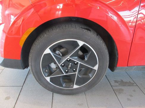 Used 2025 Kia Soul EX image 13