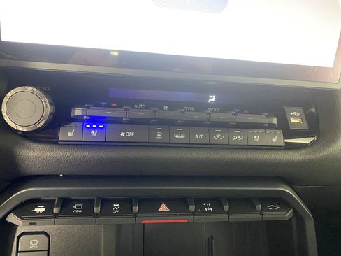 Used 2025 Toyota Tundra TRD Pro AWD/4WD image 27