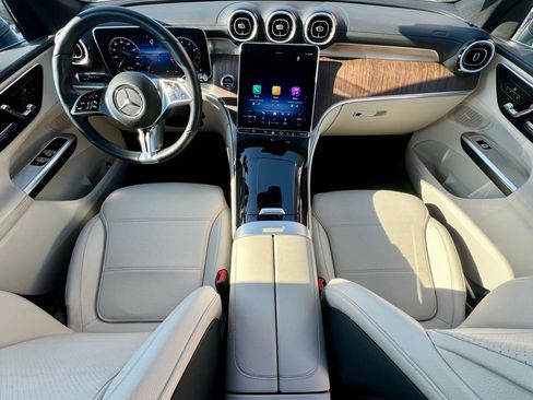 Certified 2025 Mercedes-Benz GLC 300 4MATIC image 18