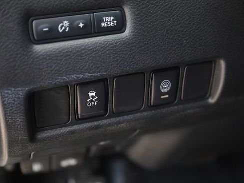 Used 2023 Nissan Murano SV FWD image 10