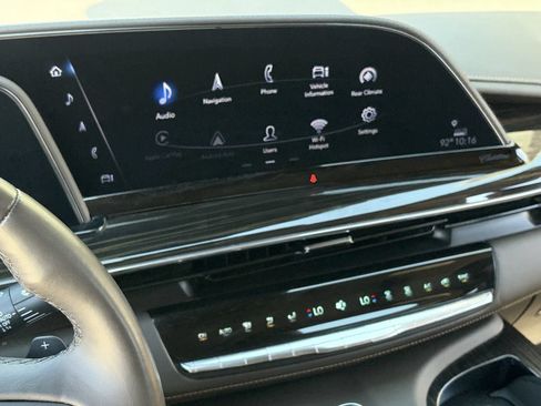 Used 2022 Cadillac Escalade ESV Premium Luxury w/ Performance Package AWD/4WD image 26