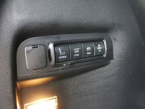 Used 2016 Ford Explorer Limited image 34