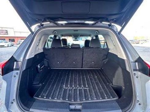 Certified 2025 Nissan Rogue SV image 11