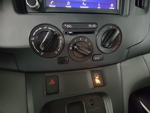 Used 2021 Nissan NV200 S image 29