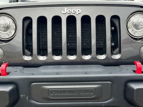 Used 2017 Jeep Wrangler Unlimited Rubicon AWD/4WD image 9
