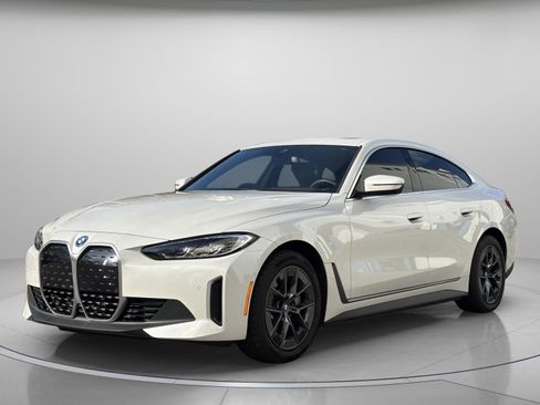 Used 2023 BMW i4 eDrive35 w/ Premium Package image 2