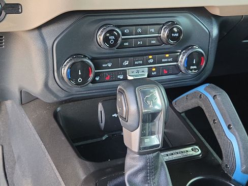 Used 2022 Ford Bronco Wildtrak image 30