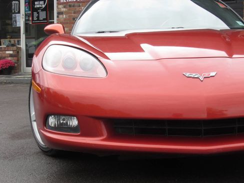 Used 2005 Chevrolet Corvette Convertible w/ Preferred Equipment Group image 4