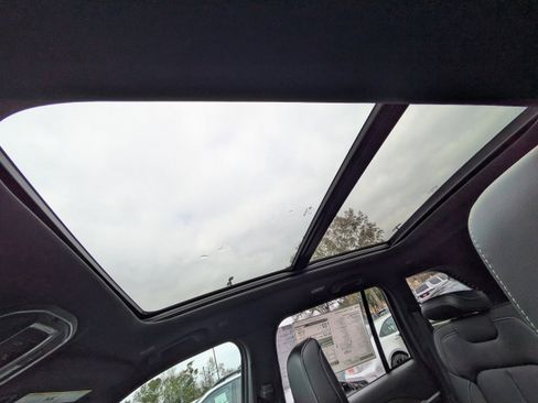 New 2025 Jeep Grand Cherokee Limited image 22