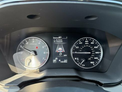 Used 2025 Subaru Outback Premium AWD/4WD image 4