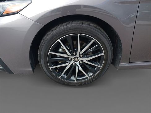 Used 2023 Toyota Camry SE image 15