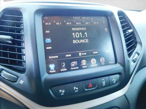 Used 2015 Jeep Cherokee Limited w/ Luxury Group AWD/4WD image 19
