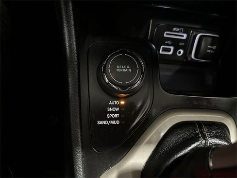 Used 2016 Jeep Cherokee Latitude image 31