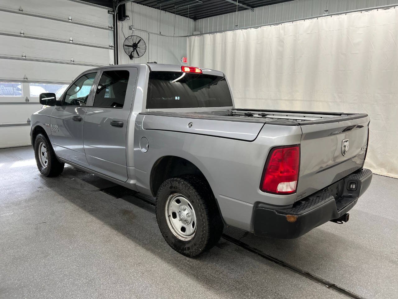Used 2021 RAM 1500 4x4 Crew Cab Classic image 6