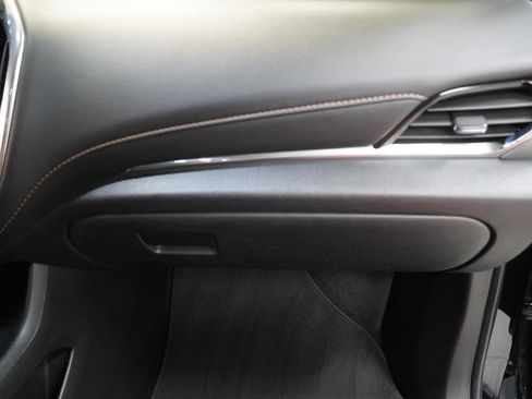 Used 2020 Chevrolet Traverse LT w/ LT Premium Package FWD image 38