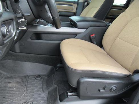 Used 2021 RAM 1500 Big Horn image 16