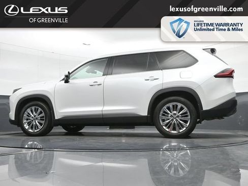 Used 2025 Toyota Grand Highlander AWD image 40
