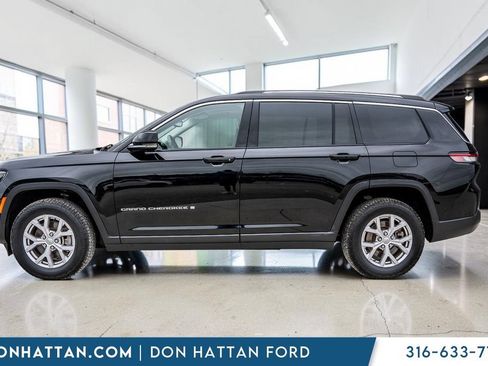 Used 2022 Jeep Grand Cherokee L Limited w/ Trailer Tow Group (B) AWD/4WD image 2