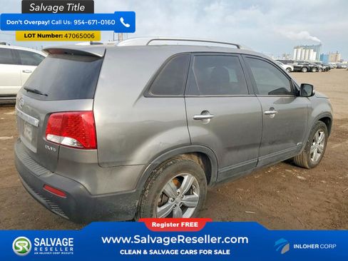 Used 2013 Kia Sorento EX w/ EX V6 Premium Pkg AWD/4WD image 4