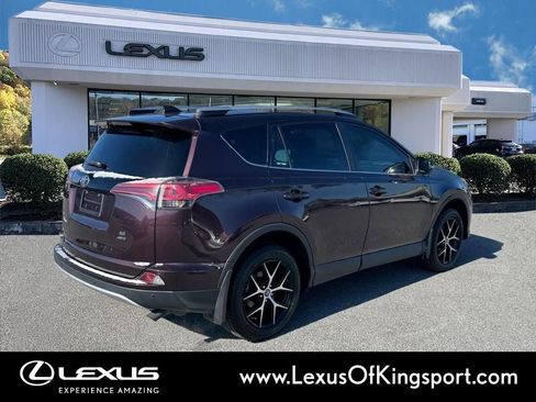 Used 2016 Toyota RAV4 SE w/ Advanced Technology Package image 5