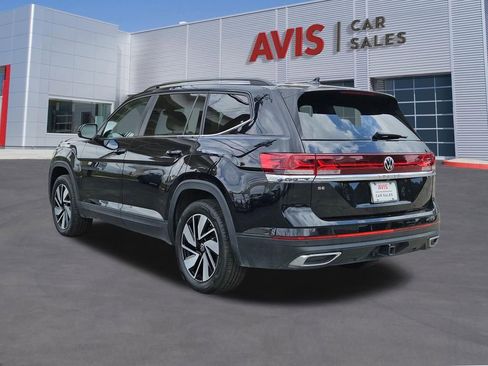 Used 2025 Volkswagen Atlas SE FWD image 3