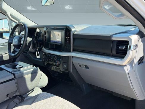 Certified 2025 Ford F250 XLT image 27