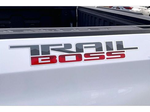 Used 2022 Chevrolet Silverado 1500 LT Trail Boss image 9