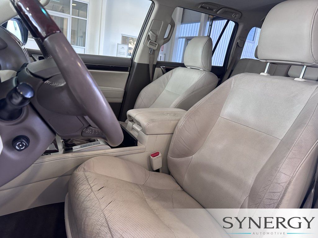 Used 2015 Lexus GX 460 w/ Premium Package AWD/4WD image 24