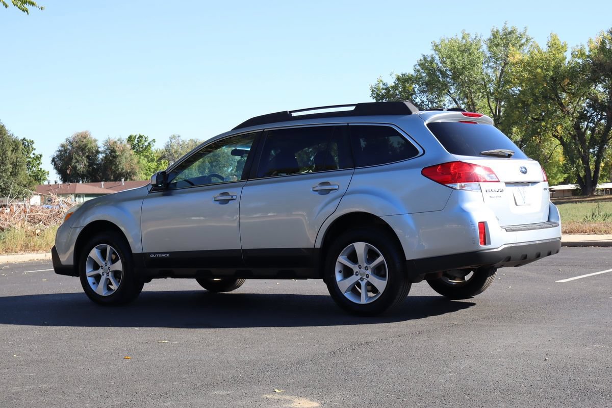 Used 2013 Subaru Outback 2.5i Premium AWD/4WD image 7