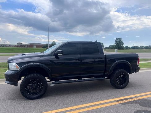 Used 2017 RAM 1500 Sport w/ Black Ram 1500 Sport Group AWD/4WD image 11