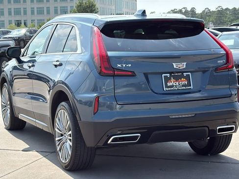 Used 2024 Cadillac XT4 Premium Luxury FWD image 3