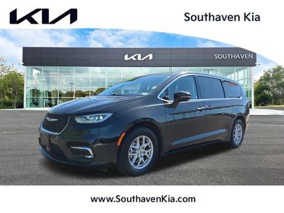 Used 2023 Chrysler Pacifica Touring-L