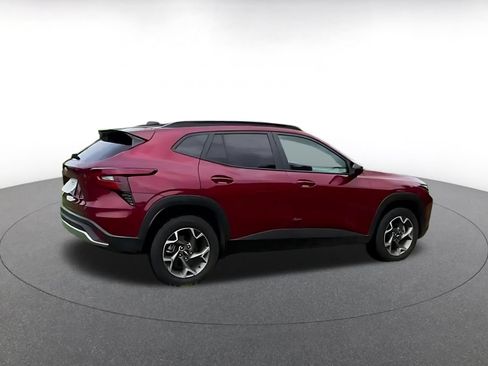 Used 2025 Chevrolet Trax LT FWD image 14