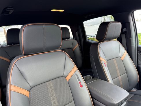 New 2026 GMC Canyon AT4 AWD/4WD image 15