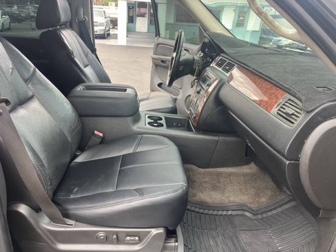 Used 2007 Chevrolet Suburban LT w/ LT Preferred Equipment Group RWD image 25