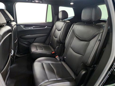 Used 2020 Cadillac XT6 Premium Luxury image 18