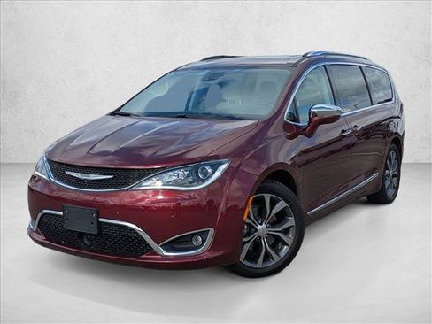 Used 2017 Chrysler Pacifica Limited w/ Advanced Safetytec Group image 2