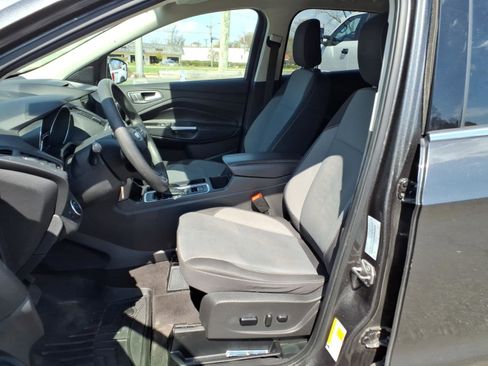 Used 2018 Ford Escape SE w/ SE Sync 3 Package AWD/4WD image 13