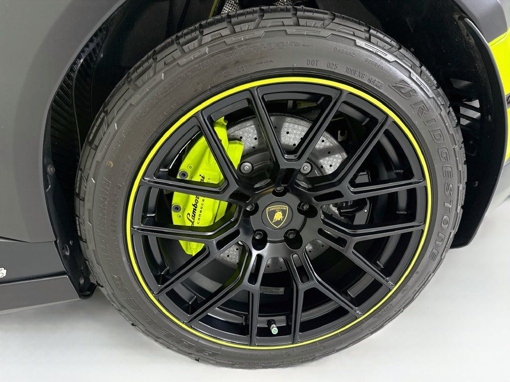 Used 2024 Lamborghini Huracan Sterrato AWD/4WD image 27