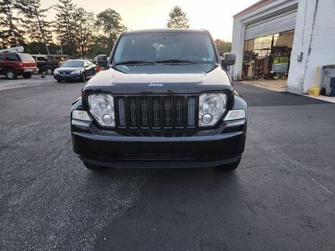 Used 2011 Jeep Liberty Sport AWD/4WD image 2