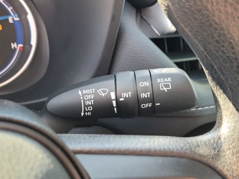 Used 2025 Toyota RAV4 XLE AWD/4WD image 26