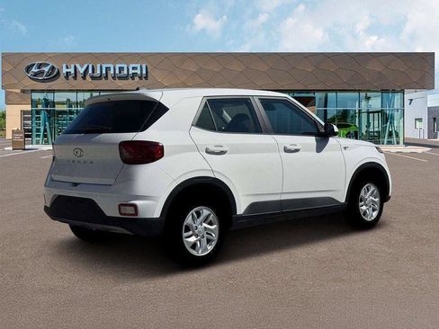 New 2026 Hyundai Venue SE FWD image 8